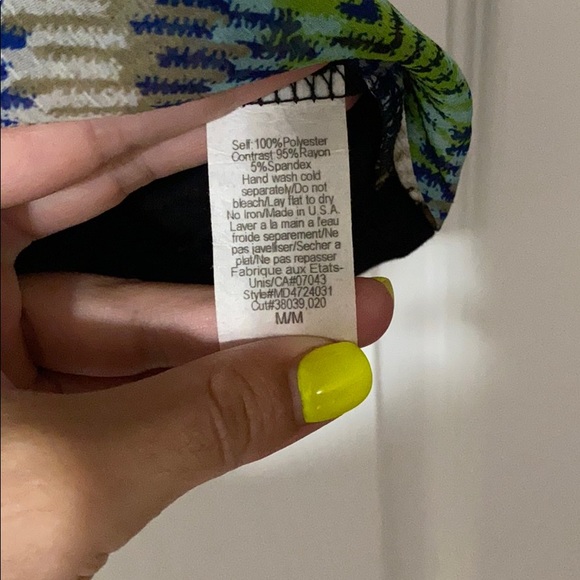 Funky light and flowy blouse - Picture 4 of 5